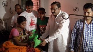 Modi Sena sepoys under the leadership of Murali Sharma dispense food and medicines to poor patients in Capital Hospital, Bhubaneswar on Modiji's birth day