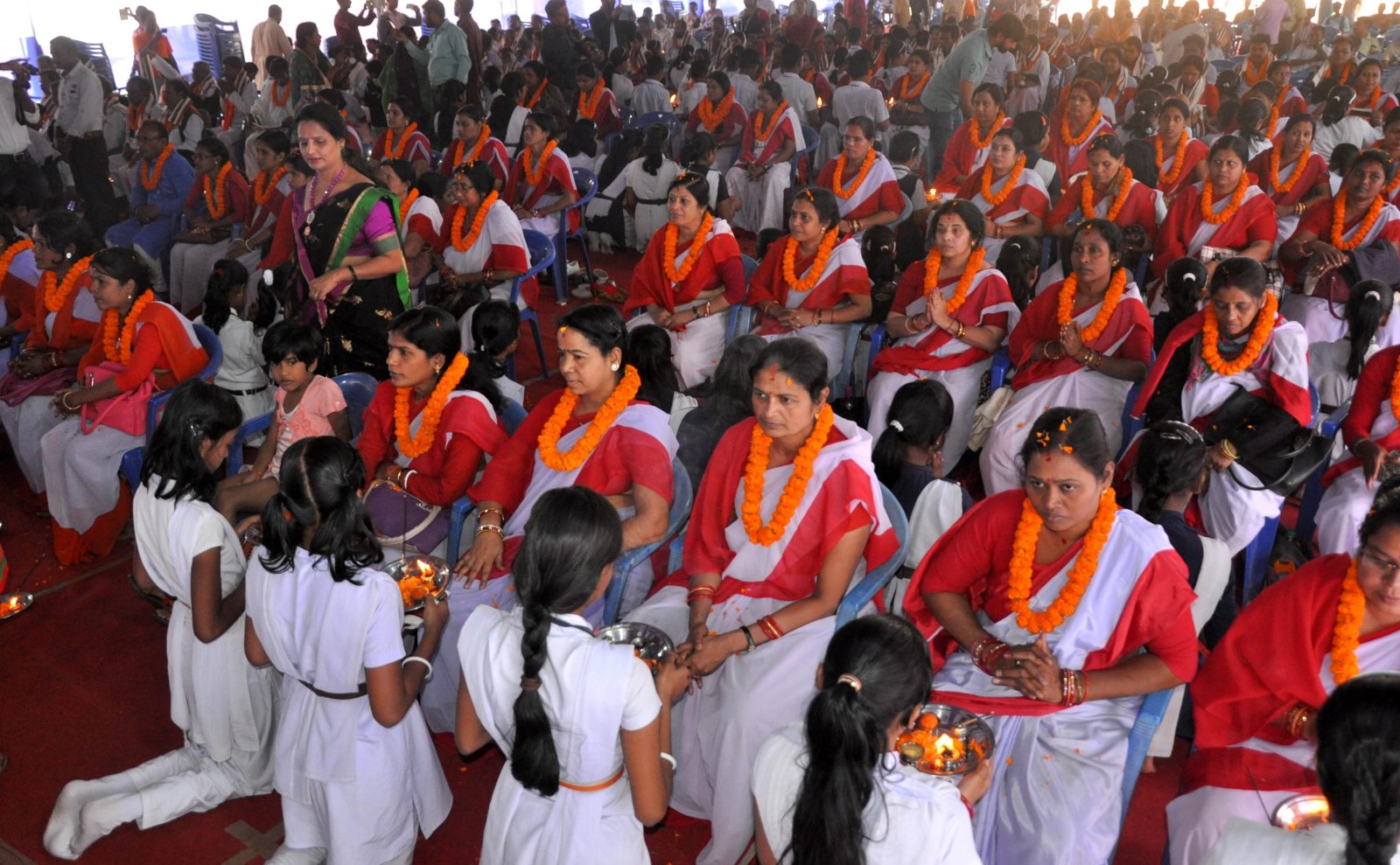 More than 500 teachers were worshipped by students in the ‘Acharya Vandan’ Programme in HSS Fair.jpg
