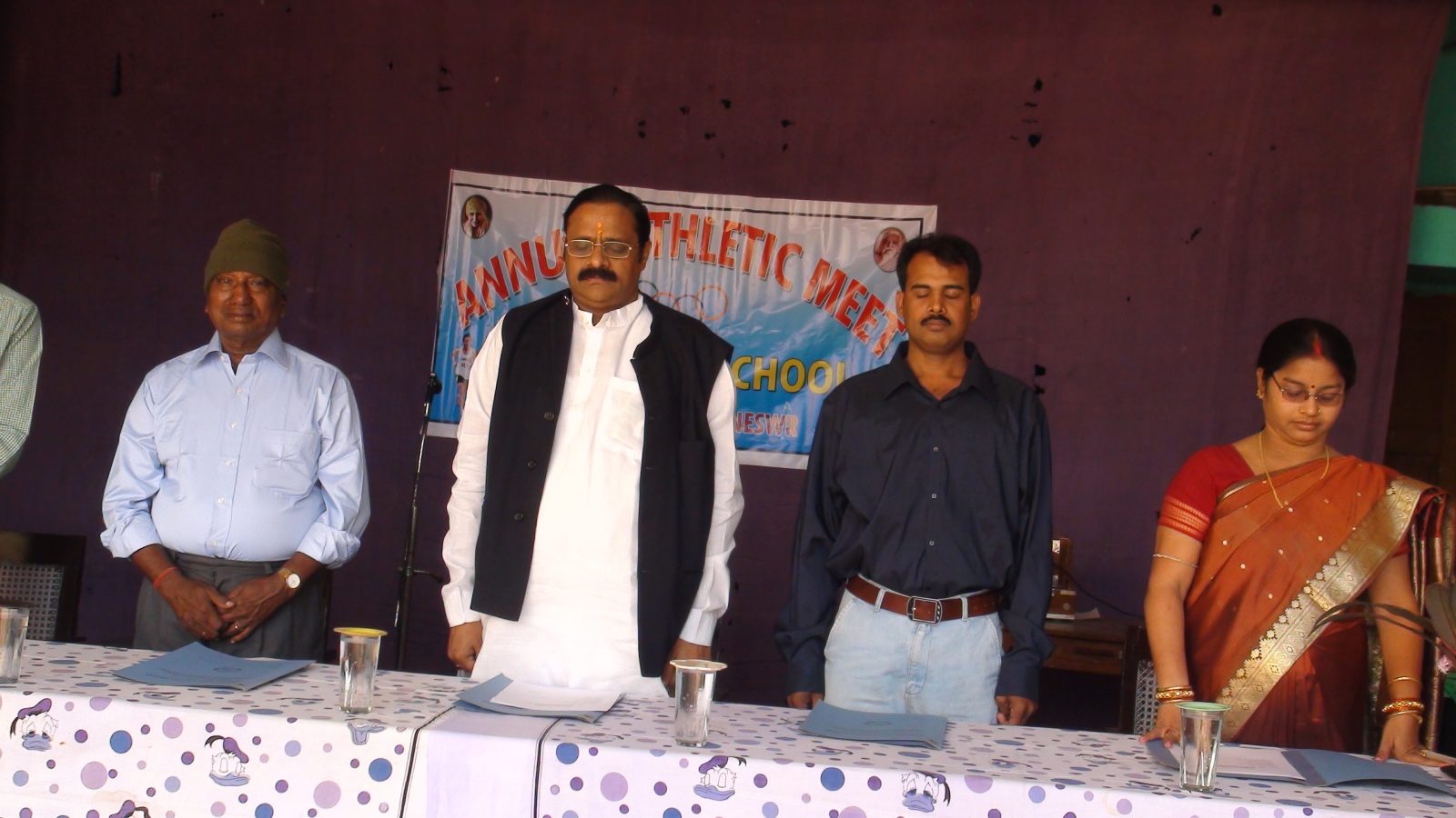 Murli on the dais during National Anthem recitation