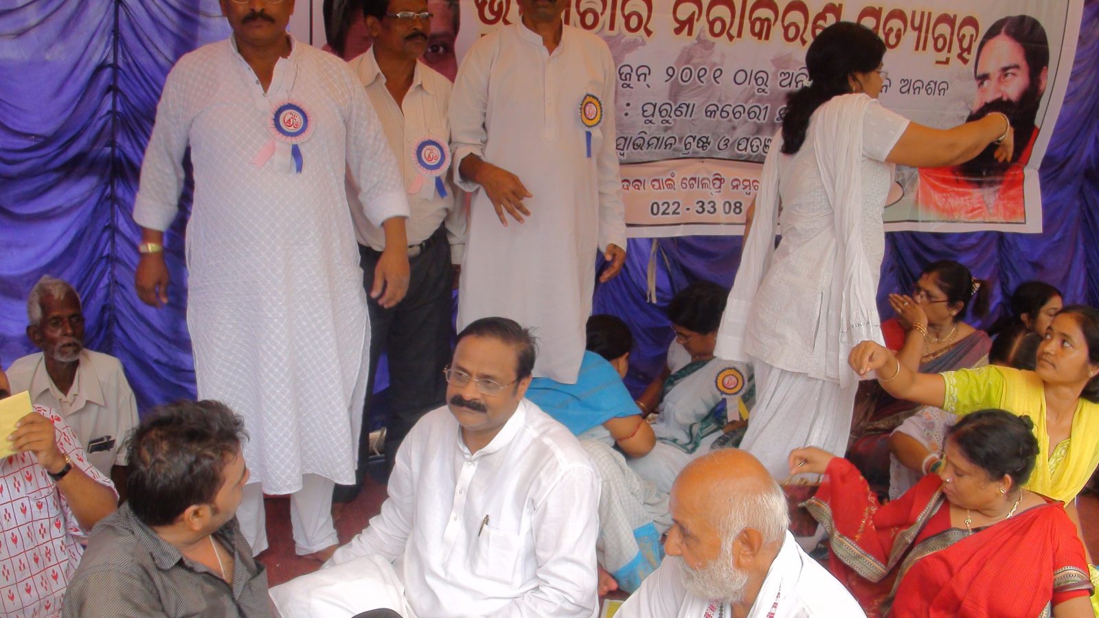 Murli sits on fasting against corruption on 5.6.2011