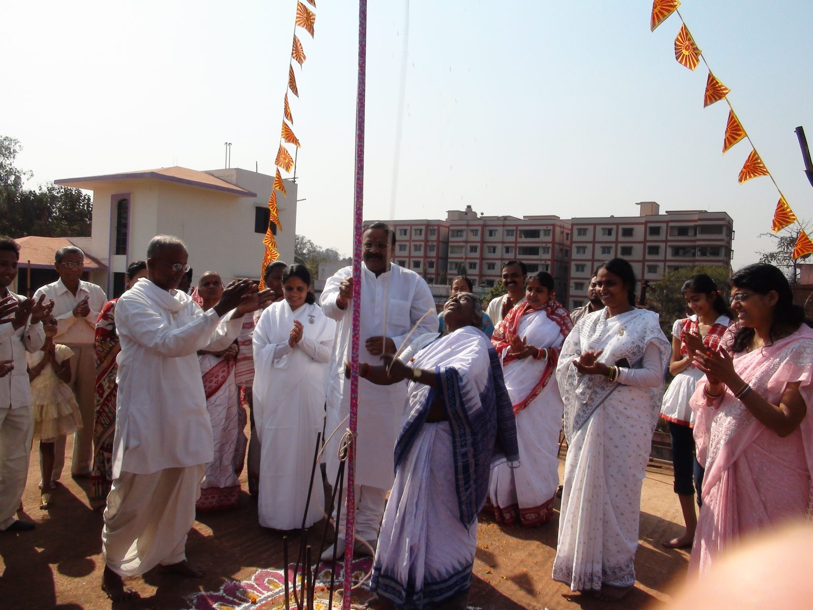 On 2.3.2011, Murli hoists flag of 75th Trimurtty Shiv Jayanti Mahotsav